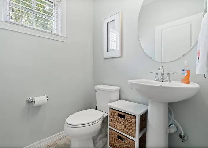 Ebikes, Pool, Hot Tub, Luxury 3 Bd With Games Holiday home *