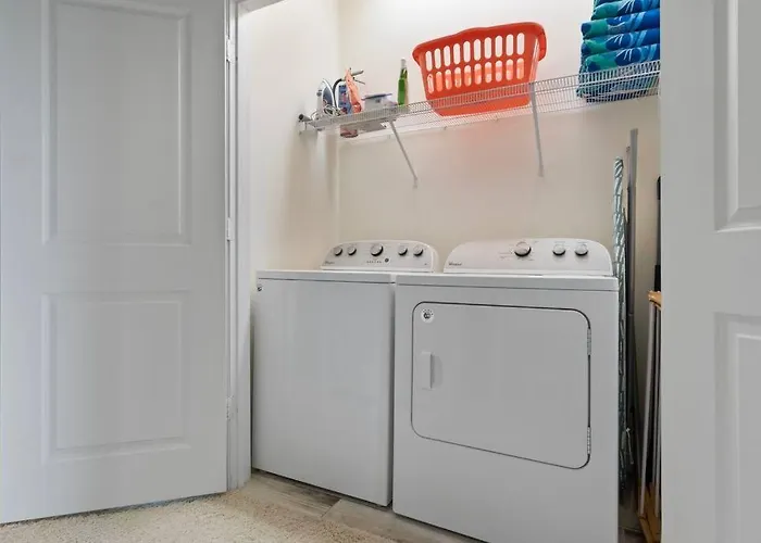 Holiday home Ebikes, Pool, Hot Tub, Luxury 3 Bd With Games Pensacola