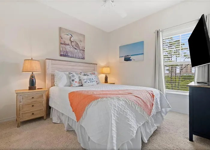Holiday home Ebikes, Pool, Hot Tub, Luxury 3 Bd With Games Pensacola