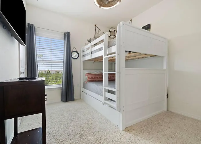 Holiday home Ebikes, Pool, Hot Tub, Luxury 3 Bd With Games Pensacola