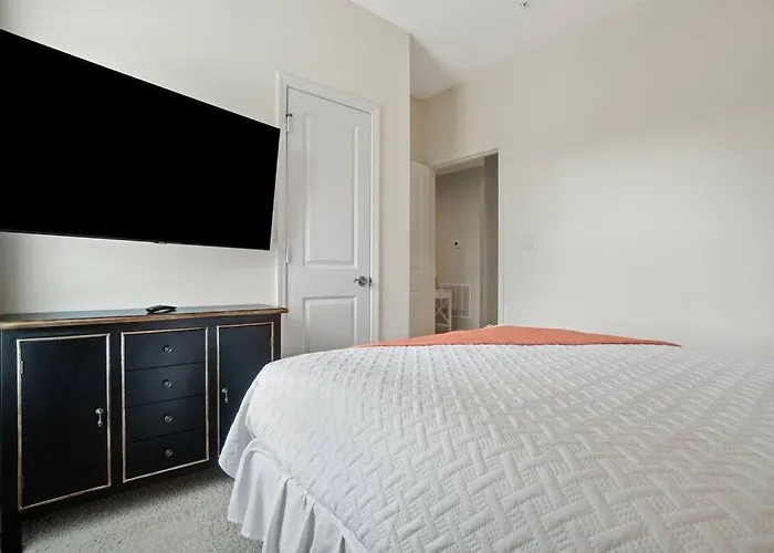 Holiday home Ebikes, Pool, Hot Tub, Luxury 3 Bd With Games